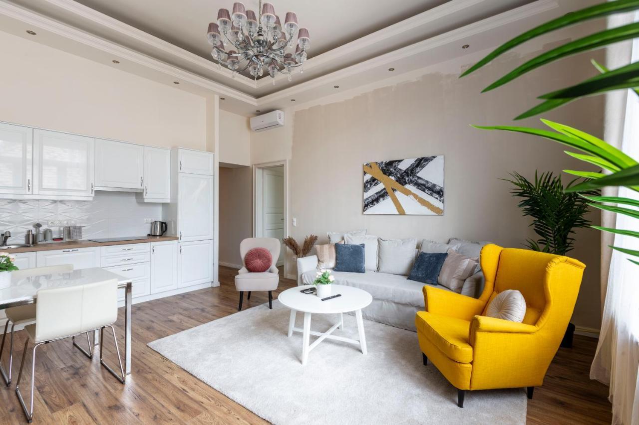 Luxurious Central Apartment In Liszt Ferenc Square Budapest Eksteriør bilde