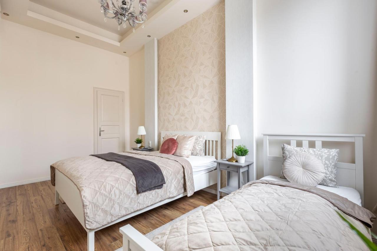 Luxurious Central Apartment In Liszt Ferenc Square Budapest Eksteriør bilde