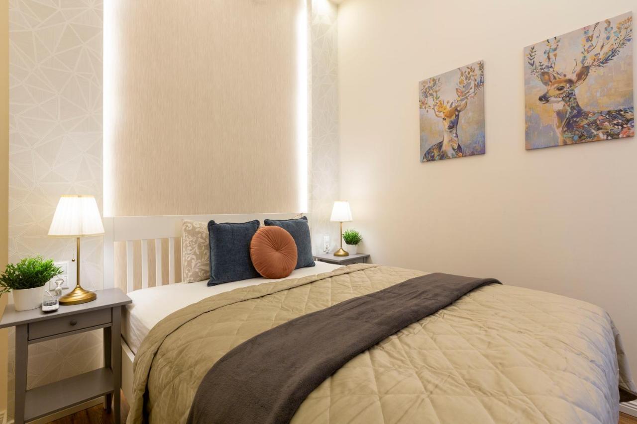 Luxurious Central Apartment In Liszt Ferenc Square Budapest Eksteriør bilde