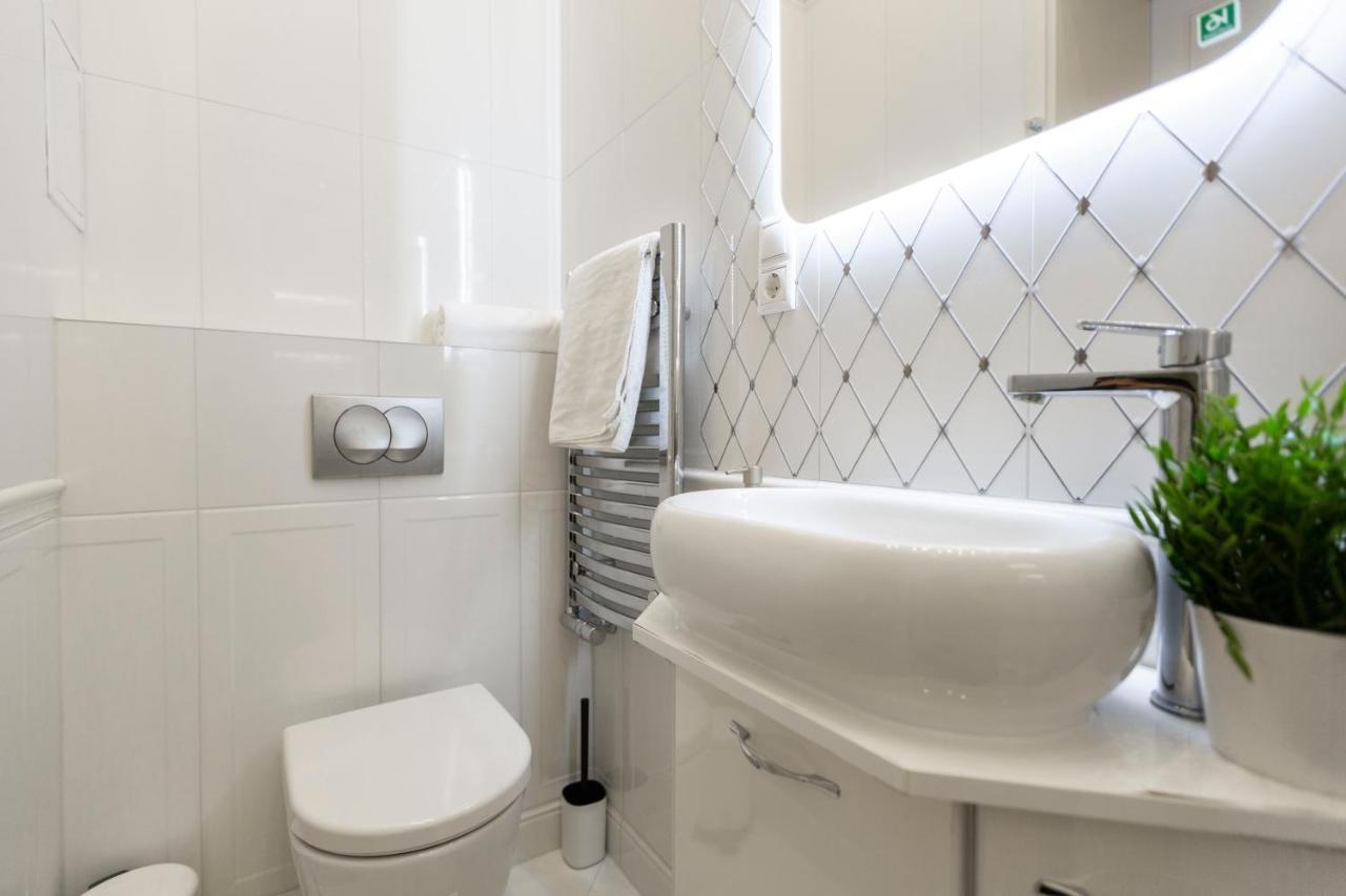 Luxurious Central Apartment In Liszt Ferenc Square Budapest Eksteriør bilde