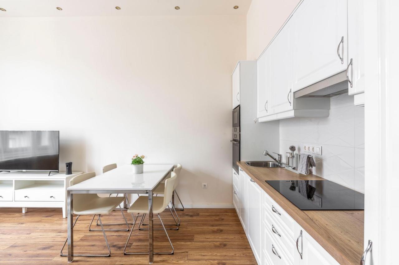 Luxurious Central Apartment In Liszt Ferenc Square Budapest Eksteriør bilde