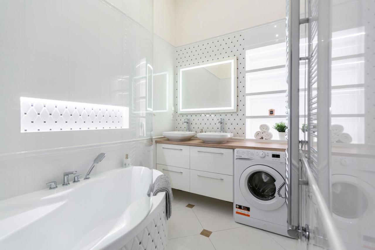 Luxurious Central Apartment In Liszt Ferenc Square Budapest Eksteriør bilde