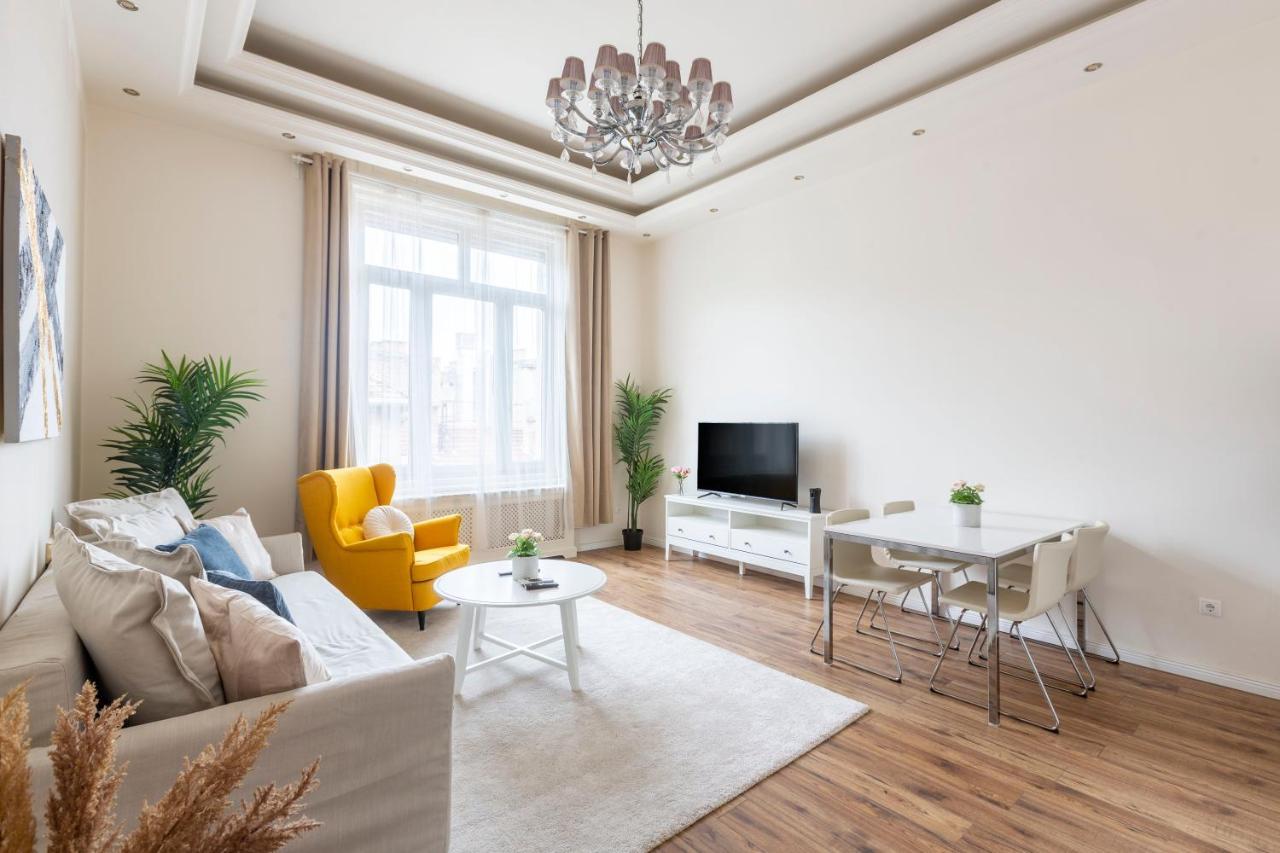 Luxurious Central Apartment In Liszt Ferenc Square Budapest Eksteriør bilde